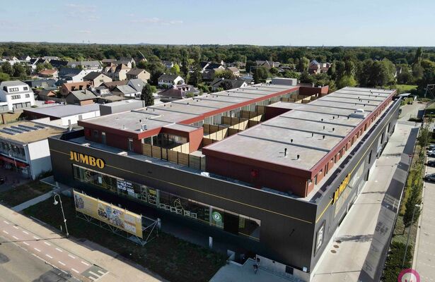 17 prachtige nieuwbouwappartementen incl autostaanplaats en berging boven Jumbo in Heusden

In de zomer van 2021 opende de Nederlandse supermarktketen Jumbo haar 5e Limburgse vestiging langs de Koolmijnlaan in Heusden. Meteen een mooie invulling op de voo