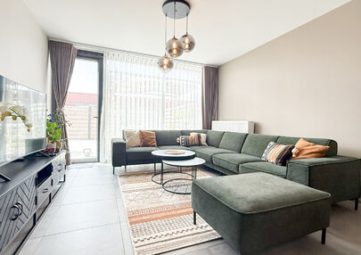 Bij ImmoFusion 7/7 “open huis” : klik op onze 3D-TOUR.

Ervaar vastgoed alsof je er zelf doorloopt!

Op zoek naar een recent, energiezuinig en instapklaar appartement? Dan is dit pareltje uit 2022 misschien wel jouw nieuwe thuis! Gelegen op de Koolmij