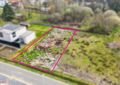 Ruim en groen gelegen bouwperceel voor open bebouwing

Bij ImmoFusion 7/7 &ldquo;open huis&rdquo;: klik op onze 3D-TOUR en ervaar vastgoed alsof je er zelf doorloopt!

Nabij het hart van Heusden, in een uitzonderlijk rustige en bosrijke omgeving, bevindt zich dez