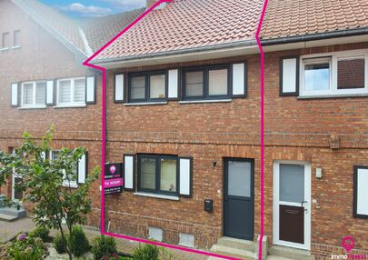 Bij ImmoFusion 7/7 “open huis” : klik op onze 3D-TOUR.
Ervaar vastgoed alsof je er zelf doorloopt!

Ben je op zoek naar een instapklare rijwoning met drie slaapkamers? Droom je van een rustige omgeving zonder het bruisende stadsleven op te geven? Dan 