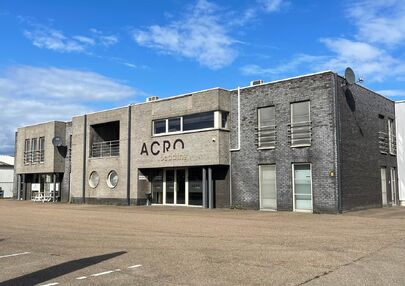 Gebouw voor gemengd gebruik te huur in Oudsbergen