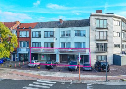 Gelegen op het drukste rondpunt van Diest, aan de Hasseltsestraat 102, bevindt zich dit uitzonderlijke handelspand met een totale oppervlakte van maar liefst 380 m². Dankzij de uitstekende visibiliteit en ligging op een absolute toplocatie biedt dit pand