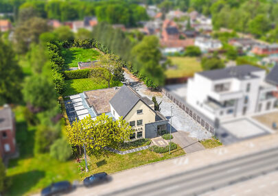 Prachtig handelspand met woonst op toplocatie (Heusden-centrum) met 40 are grond!
Heb jij altijd al gedroomd van een uitzonderlijk goed gelegen handelspand, dat volledig gerenoveerd is, in het centrum ligt, en waar je werken en wonen perfect kan combiner