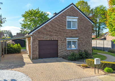 Bij ImmoFusion 7/7 &ldquo;open huis&rdquo; : klik op onze 3D-TOUR.
Ervaar vastgoed alsof je er zelf doorloopt!

Welkom in deze charmante open bebouwing, rustig gelegen in een aangename woonwijk te Heusden-Zolder. Deze instapklare woning combineert ruimte, comfort
