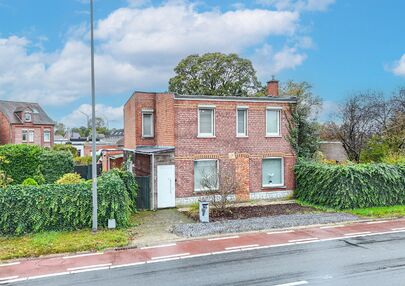 Bij ImmoFusion 7/7 “open huis”: klik op onze 3D-TOUR. Ervaar vastgoed alsof je er zelf doorloopt!
Welkom aan de Hasseltsesteenweg 171 in 3580 Beringen: hier wacht een prachtige, instapklare open bebouwing op een royaal hoekperceel van circa 1.000 m