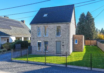 Bij ImmoFusion 7/7 “open huis”: klik op onze 3D-TOUR.
Ervaar vastgoed alsof je er zelf doorloopt!

Ontdek deze indrukwekkende open bebouwing in de Tervantstraat 198 te Paal, een woning die in 2025 een volledige transformatie kreeg en vandaag bijna als