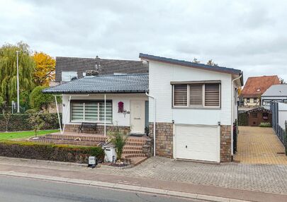 Bij ImmoFusion 7/7 &ldquo;open huis&rdquo;: klik op onze 3D-TOUR.
Ervaar vastgoed alsof je er zelf doorloopt!

Ontdek deze charmante open bebouwing aan de Edward Staintonstraat 17 in Heusden-Zolder, perfect gelegen in het centrum van Heusden. Deze woning met een 