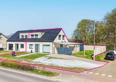 Bij ImmoFusion 7/7 “open huis” : klik op onze 3D-TOUR.
Ervaar vastgoed alsof je er zelf doorloopt!

Ben je op zoek naar een instapklare gezinswoning met ruimte, comfort én een uitstekende ligging? Deze opgefriste recente woning aan de Koerselsebaan 1