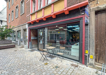 Vernieuwde Kapperszaak op topligging in het Hart van Diest!
Bent u op zoek naar een rendabele investering op een toplocatie? Dan is deze volledig ingerichte en recent vernieuwde kapperszaak, gevestigd in het bruisende centrum van Diest, d&eacute; kans die u nie