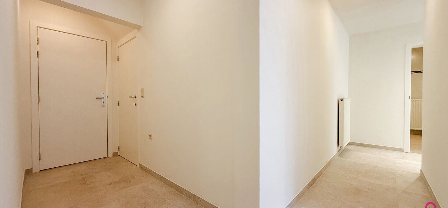 Bij ImmoFusion 7/7 “open huis”: klik op onze 3D-TOUR.
Ervaar vastgoed alsof je er zelf doorloopt!

Dit instapklare gelijkvloers appartement in hartje Beringen combineert 145m² wooncomfort met een volledig aangelegde tuin, inpandige garage én volledi