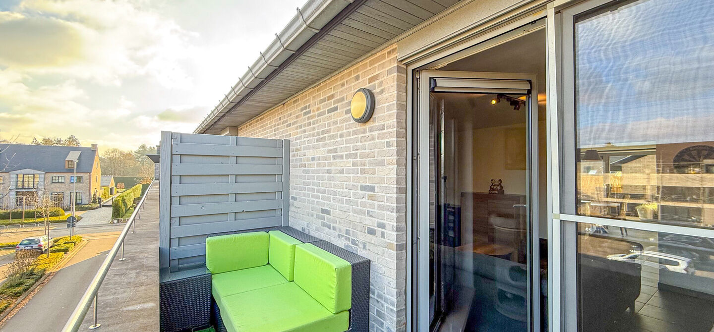 Bij ImmoFusion 7/7 &ldquo;open huis&rdquo; : klik op onze 3D-TOUR.
Ervaar vastgoed alsof je er zelf doorloopt!

Welkom in dit aangename en ruime appartement, gelegen op de bovenste verdieping (2de verdiep) van een verzorgd gebouw in een rustige woonwijk te Bering