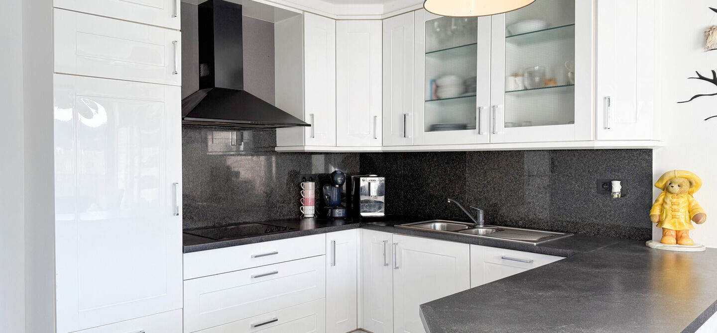 Bij ImmoFusion 7/7 &ldquo;open huis&rdquo; : klik op onze 3D-TOUR.
Ervaar vastgoed alsof je er zelf doorloopt!

Welkom in dit aangename en ruime appartement, gelegen op de bovenste verdieping (2de verdiep) van een verzorgd gebouw in een rustige woonwijk te Bering