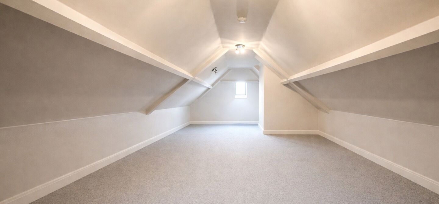 Bij ImmoFusion 7/7 &ldquo;open huis&rdquo; : klik op onze 3D-TOUR.
Ervaar vastgoed alsof je er zelf doorloopt!

Welkom in dit bijzonder ruime en instapklare appartement aan de Beverlosesteenweg in Beringen, waar ruimte, licht en comfort centraal staan. Met een be