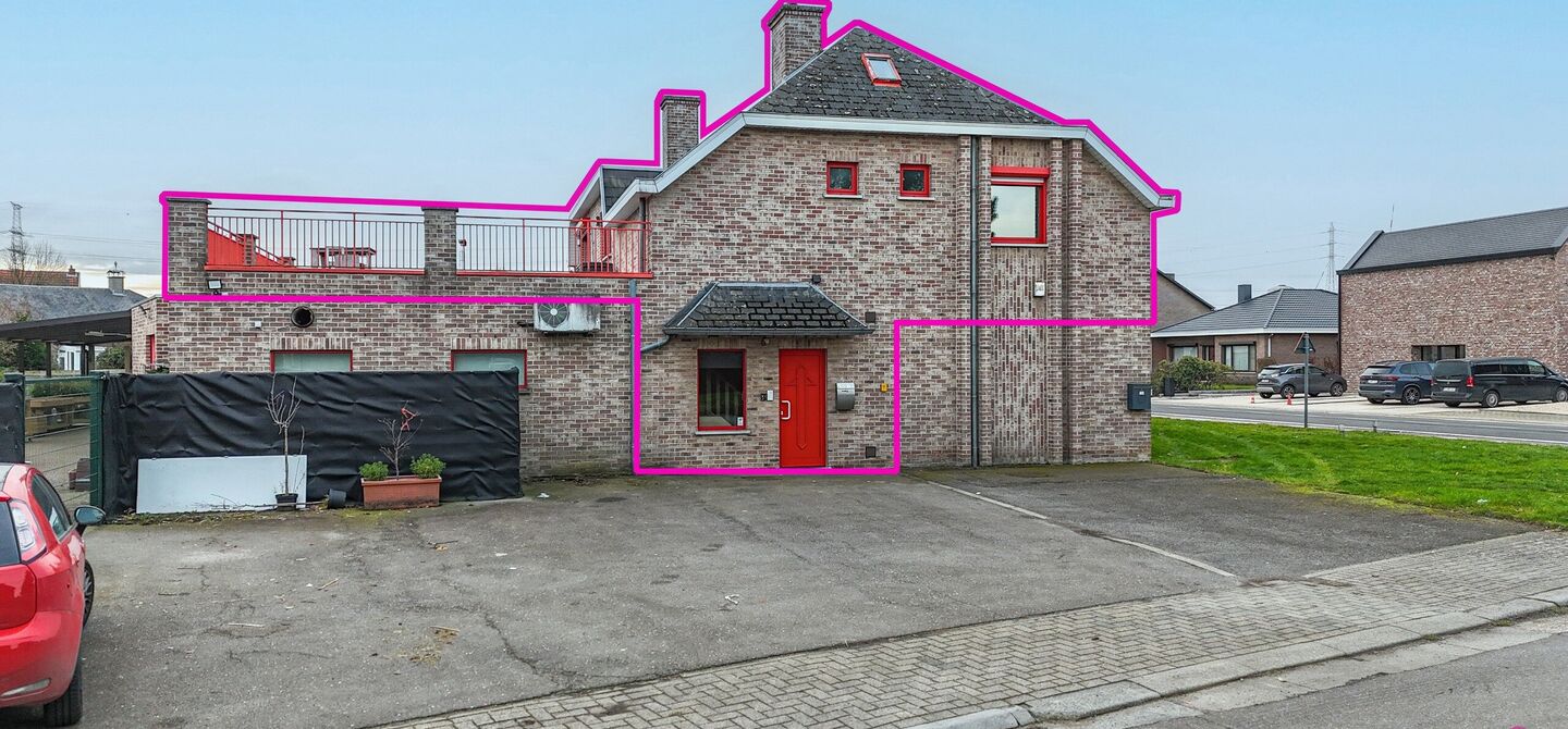 Bij ImmoFusion 7/7 &ldquo;open huis&rdquo; : klik op onze 3D-TOUR.
Ervaar vastgoed alsof je er zelf doorloopt!

Welkom in dit bijzonder ruime en instapklare appartement aan de Beverlosesteenweg in Beringen, waar ruimte, licht en comfort centraal staan. Met een be