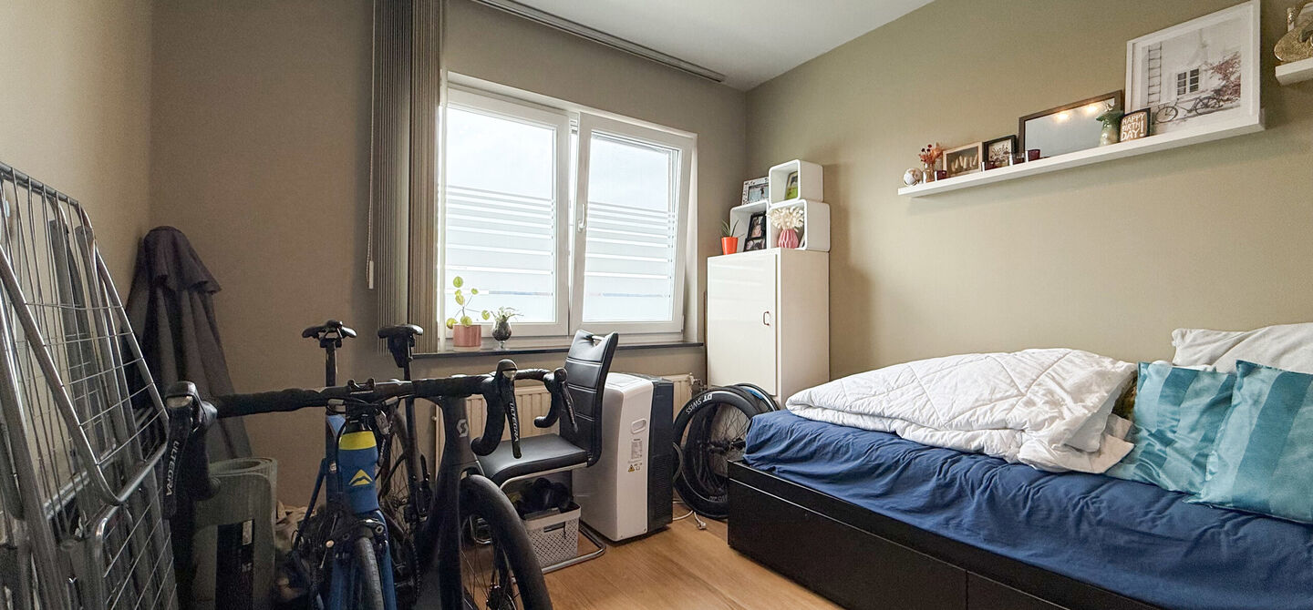 Bij ImmoFusion 7/7 “open huis”: klik op onze 3D-TOUR.
Ervaar vastgoed alsof je er zelf doorloopt!

Welkom in dit lichtrijke en instapklare appartement, centraal gelegen in het bruisende centrum van Paal. Dit appartement combineert comfort, ruimte en e