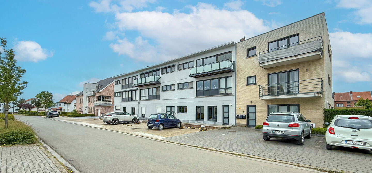Bij ImmoFusion 7/7 “open huis”: klik op onze 3D-TOUR.
Ervaar vastgoed alsof je er zelf doorloopt!

Welkom in dit lichtrijke en instapklare appartement, centraal gelegen in het bruisende centrum van Paal. Dit appartement combineert comfort, ruimte en e