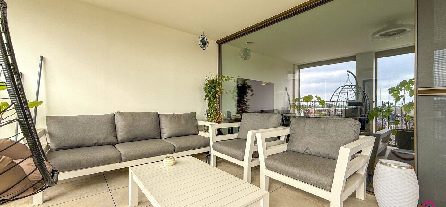Bij ImmoFusion 7/7 “open huis”: klik op onze 3D-TOUR.
Ervaar vastgoed alsof je er zelf doorloopt!

Welkom op de Blijkstraat 39/14 in het bruisende centrum van Beringen, waar comfort, luxe en ruimte samenkomen op het 6de verdiep van een recente residen