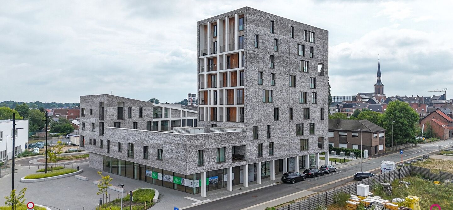 Bij ImmoFusion 7/7 “open huis”: klik op onze 3D-TOUR.
Ervaar vastgoed alsof je er zelf doorloopt!

Welkom op de Blijkstraat 39/14 in het bruisende centrum van Beringen, waar comfort, luxe en ruimte samenkomen op het 6de verdiep van een recente residen