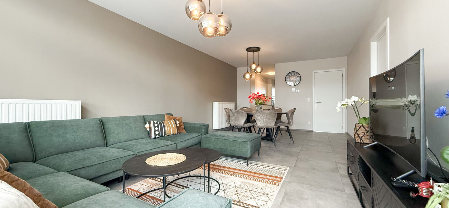 Bij ImmoFusion 7/7 “open huis” : klik op onze 3D-TOUR.

Ervaar vastgoed alsof je er zelf doorloopt!

Op zoek naar een recent, energiezuinig en instapklaar appartement? Dan is dit pareltje uit 2022 misschien wel jouw nieuwe thuis! Gelegen op de Koolmij