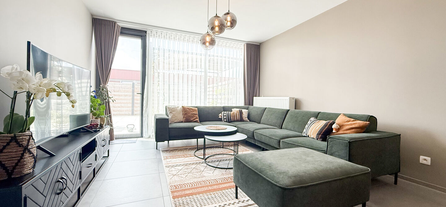 Bij ImmoFusion 7/7 “open huis” : klik op onze 3D-TOUR.

Ervaar vastgoed alsof je er zelf doorloopt!

Op zoek naar een recent, energiezuinig en instapklaar appartement? Dan is dit pareltje uit 2022 misschien wel jouw nieuwe thuis! Gelegen op de Koolmij