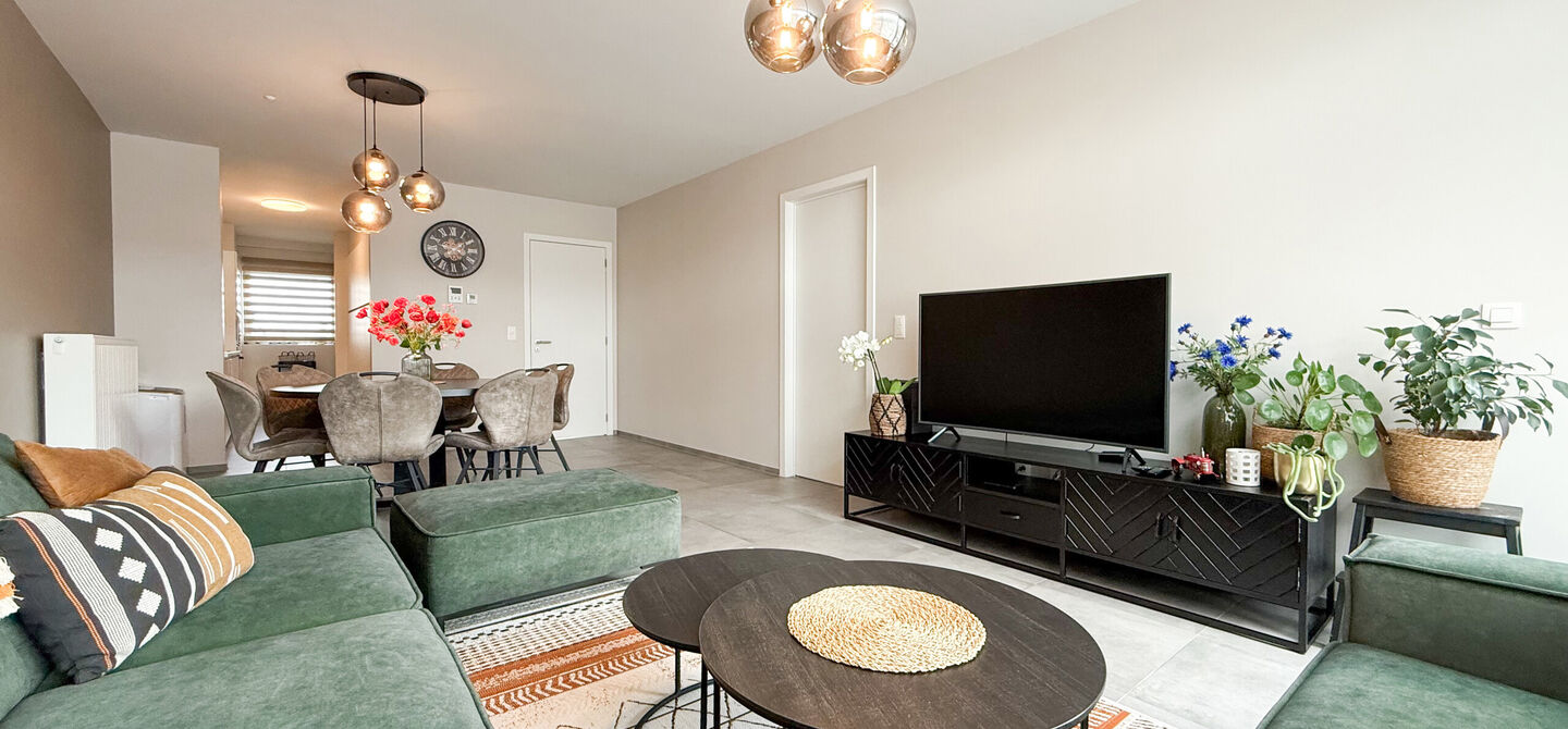 Bij ImmoFusion 7/7 “open huis” : klik op onze 3D-TOUR.

Ervaar vastgoed alsof je er zelf doorloopt!

Op zoek naar een recent, energiezuinig en instapklaar appartement? Dan is dit pareltje uit 2022 misschien wel jouw nieuwe thuis! Gelegen op de Koolmij