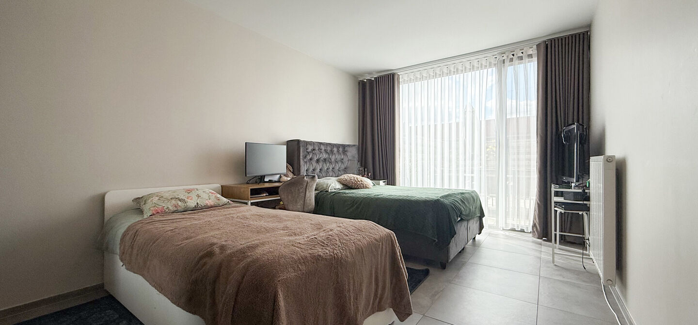 Bij ImmoFusion 7/7 “open huis” : klik op onze 3D-TOUR.

Ervaar vastgoed alsof je er zelf doorloopt!

Op zoek naar een recent, energiezuinig en instapklaar appartement? Dan is dit pareltje uit 2022 misschien wel jouw nieuwe thuis! Gelegen op de Koolmij