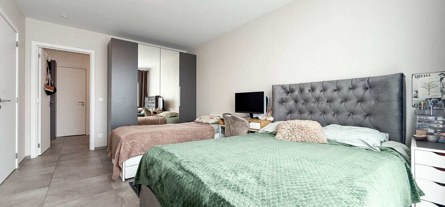 Bij ImmoFusion 7/7 “open huis” : klik op onze 3D-TOUR.

Ervaar vastgoed alsof je er zelf doorloopt!

Op zoek naar een recent, energiezuinig en instapklaar appartement? Dan is dit pareltje uit 2022 misschien wel jouw nieuwe thuis! Gelegen op de Koolmij