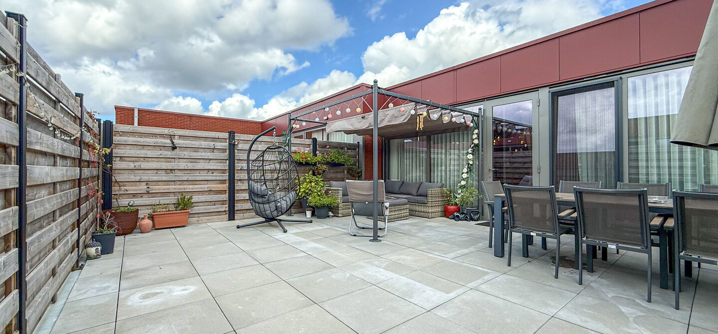 Bij ImmoFusion 7/7 “open huis” : klik op onze 3D-TOUR.

Ervaar vastgoed alsof je er zelf doorloopt!

Op zoek naar een recent, energiezuinig en instapklaar appartement? Dan is dit pareltje uit 2022 misschien wel jouw nieuwe thuis! Gelegen op de Koolmij