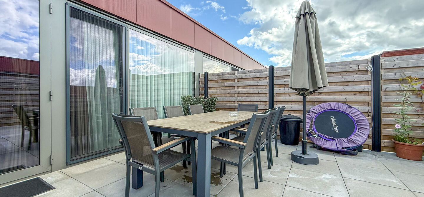 Bij ImmoFusion 7/7 “open huis” : klik op onze 3D-TOUR.

Ervaar vastgoed alsof je er zelf doorloopt!

Op zoek naar een recent, energiezuinig en instapklaar appartement? Dan is dit pareltje uit 2022 misschien wel jouw nieuwe thuis! Gelegen op de Koolmij