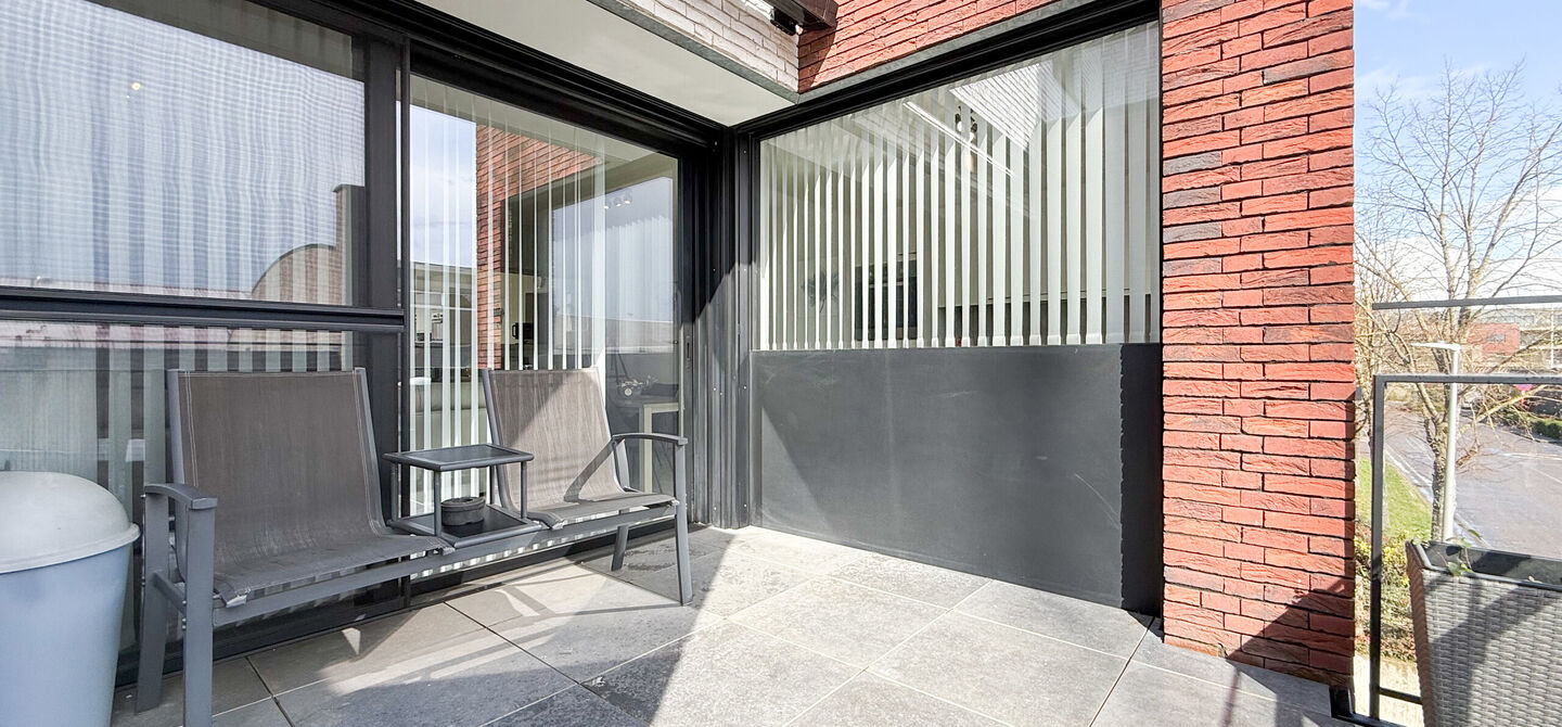 Ervaar bij ImmoFusion 7/7 &ldquo;open huis&rdquo; : klik op onze 3D-TOUR.
Ervaar vastgoed alsof je er zelf doorloopt!

Welkom in dit recent en energiezuinig appartement, gebouwd in 2022, ideaal gelegen in het centrum van Heusden. Dit instapklare appartement combi