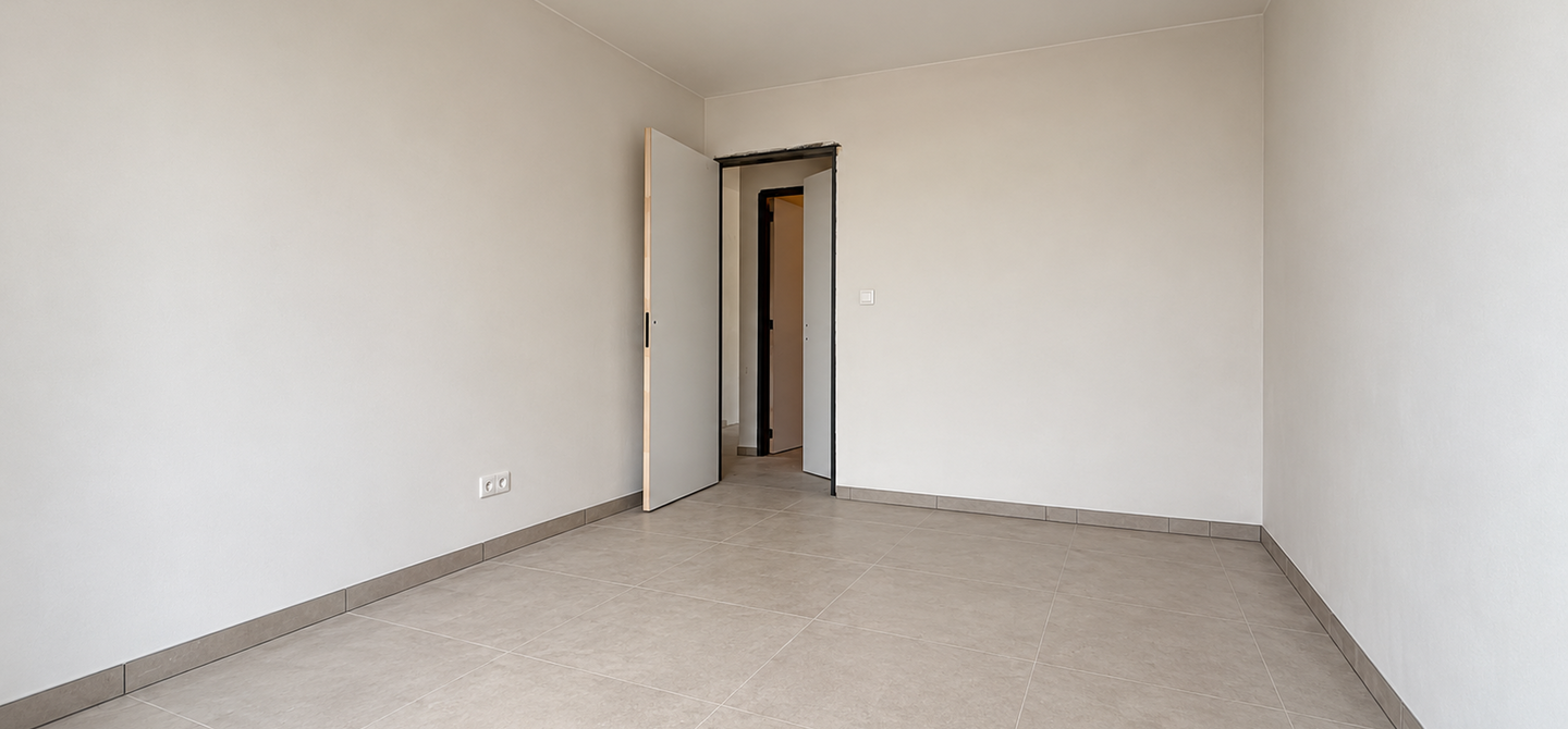 Stijlvol wonen, omringd door rust en natuur, met alle comfort van hedendaags nieuwbouw.
Stel je voor: wakker worden in een groene omgeving, genieten van je ochtendkoffie op je eigen terras en na een drukke dag helemaal tot rust komen in je eigen tuin. Da