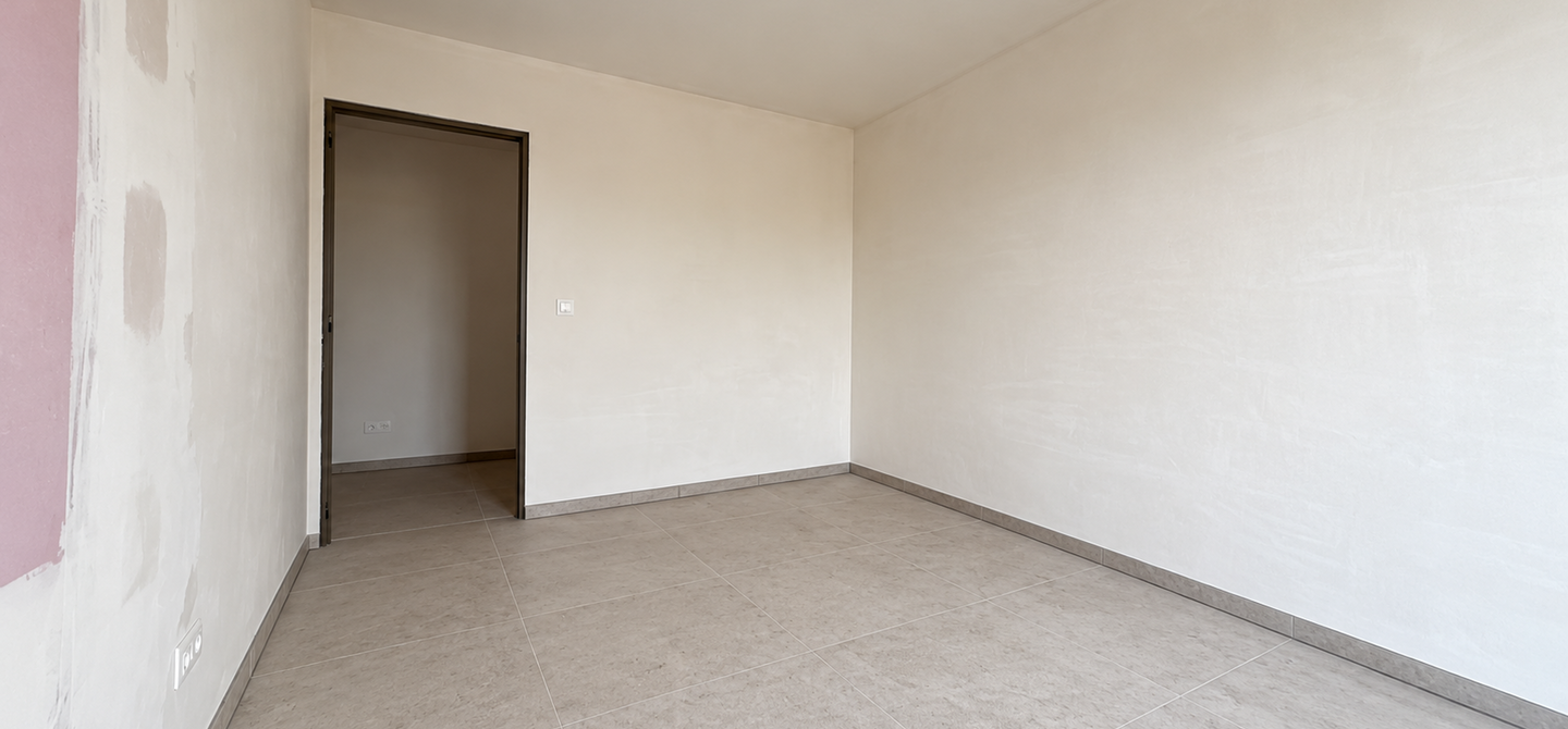 Stijlvol wonen, omringd door rust en natuur, met alle comfort van hedendaags nieuwbouw.
Stel je voor: wakker worden in een groene omgeving, genieten van je ochtendkoffie op je eigen terras en na een drukke dag helemaal tot rust komen in je eigen tuin. Da