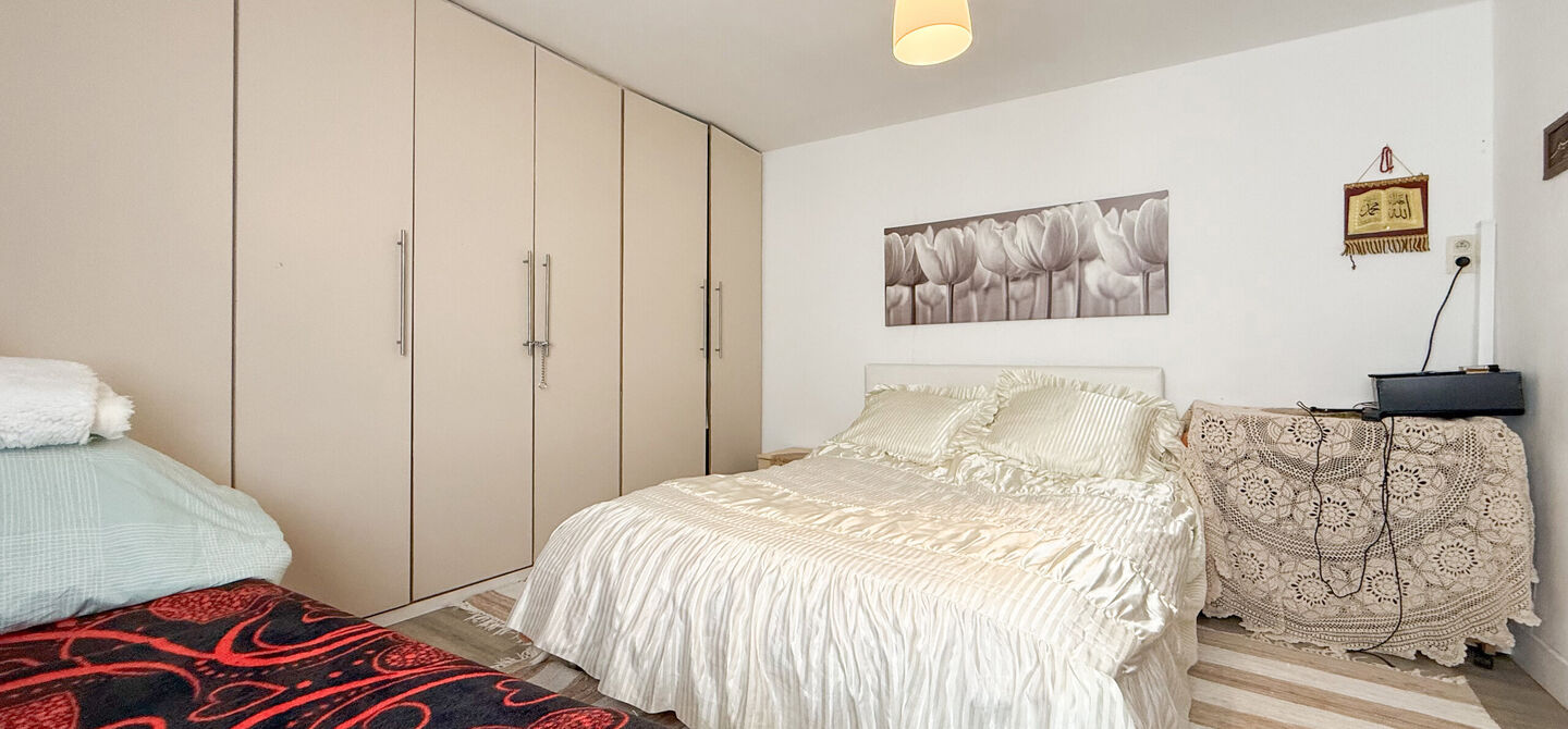 Bij ImmoFusion 7/7 “open huis”: klik op onze 3D-TOUR.
Ervaar vastgoed alsof je er zelf doorloopt!

Welkom in dit verrassend ruime en lichtrijke appartement, ideaal gelegen in Zonhoven! Met een bewoonbare oppervlakte van maar liefst 114m², 3 slaapkame