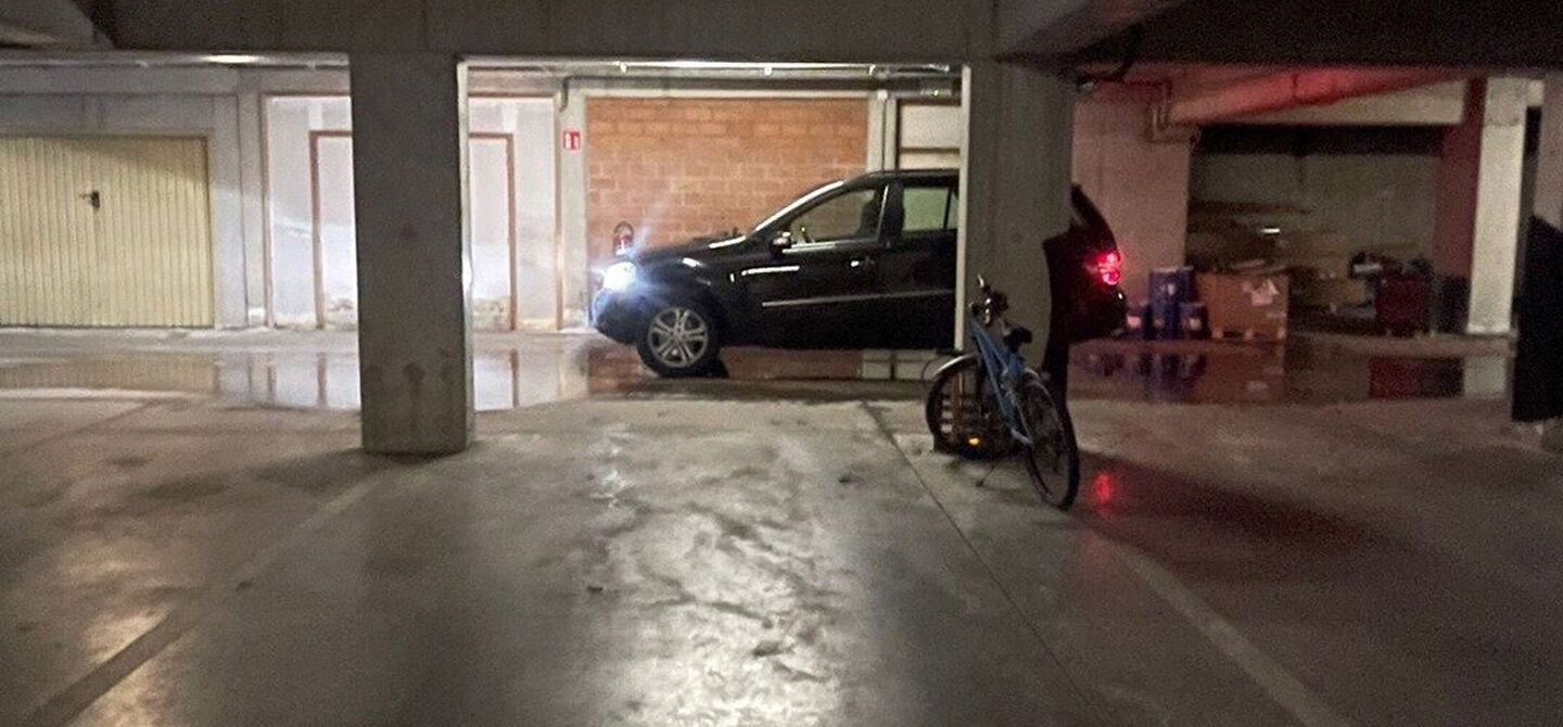Binnenstaanplaats te koop in Genk