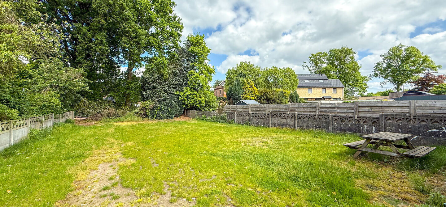 Bij ImmoFusion 7/7 “open huis” : klik op onze 3D-TOUR.
Ervaar vastgoed alsof je er zelf doorloopt!

Net buiten het centrum van Koersel vind je deze woning op een centrale locatie. Een mooie ligging: je wandelt naar het school op enkele minuutjes tijd,