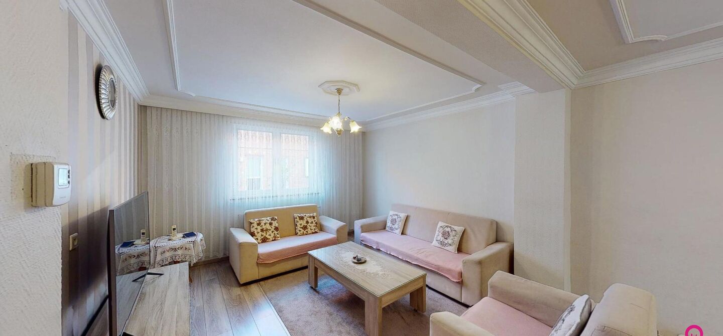 Bij ImmoFusion 7/7 “open huis” : klik op onze 3D-TOUR.
Ervaar vastgoed alsof je er zelf doorloopt!

Ben je op zoek naar een instapklare rijwoning met drie slaapkamers? Droom je van een rustige omgeving zonder het bruisende stadsleven op te geven? Dan 