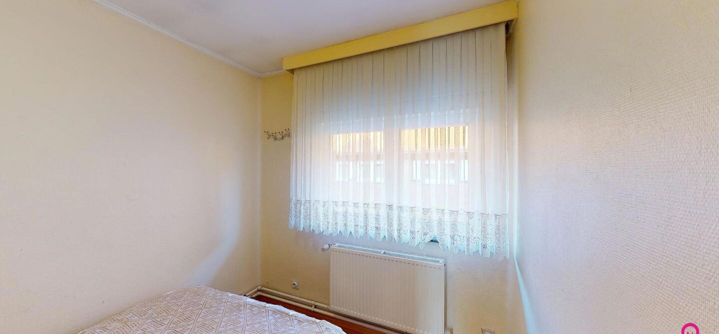 Bij ImmoFusion 7/7 “open huis” : klik op onze 3D-TOUR.
Ervaar vastgoed alsof je er zelf doorloopt!

Ben je op zoek naar een instapklare rijwoning met drie slaapkamers? Droom je van een rustige omgeving zonder het bruisende stadsleven op te geven? Dan 
