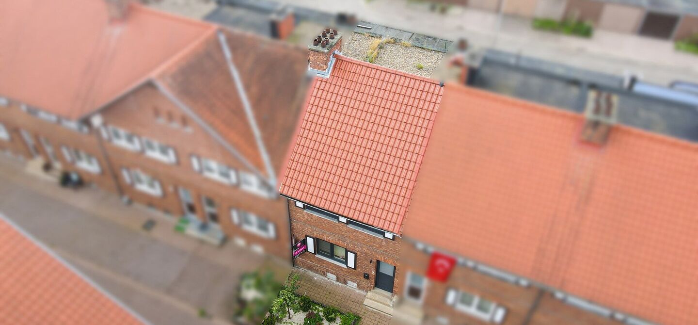 Bij ImmoFusion 7/7 “open huis” : klik op onze 3D-TOUR.
Ervaar vastgoed alsof je er zelf doorloopt!

Ben je op zoek naar een instapklare rijwoning met drie slaapkamers? Droom je van een rustige omgeving zonder het bruisende stadsleven op te geven? Dan 