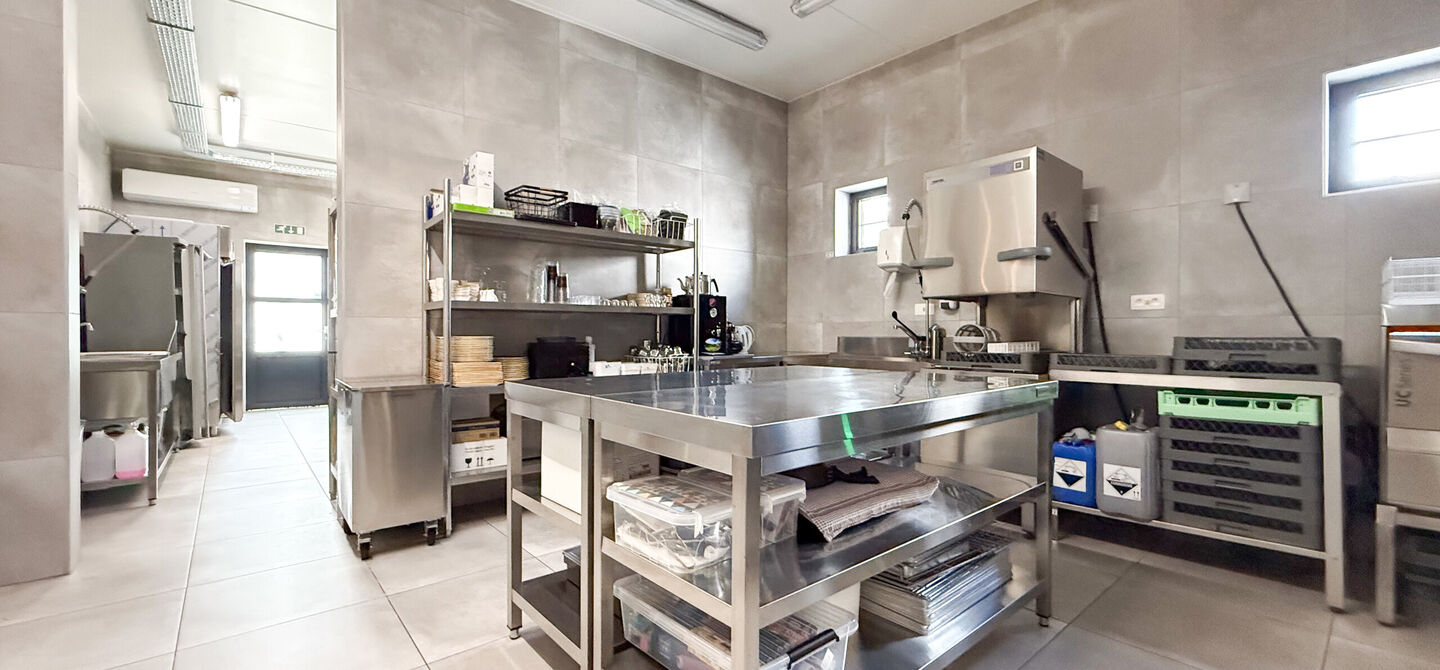 Gebouw voor gemengd gebruik te huur in Heusden-Zolder