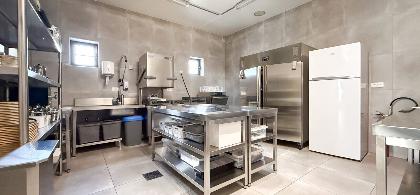 Gebouw voor gemengd gebruik te huur in Heusden-Zolder