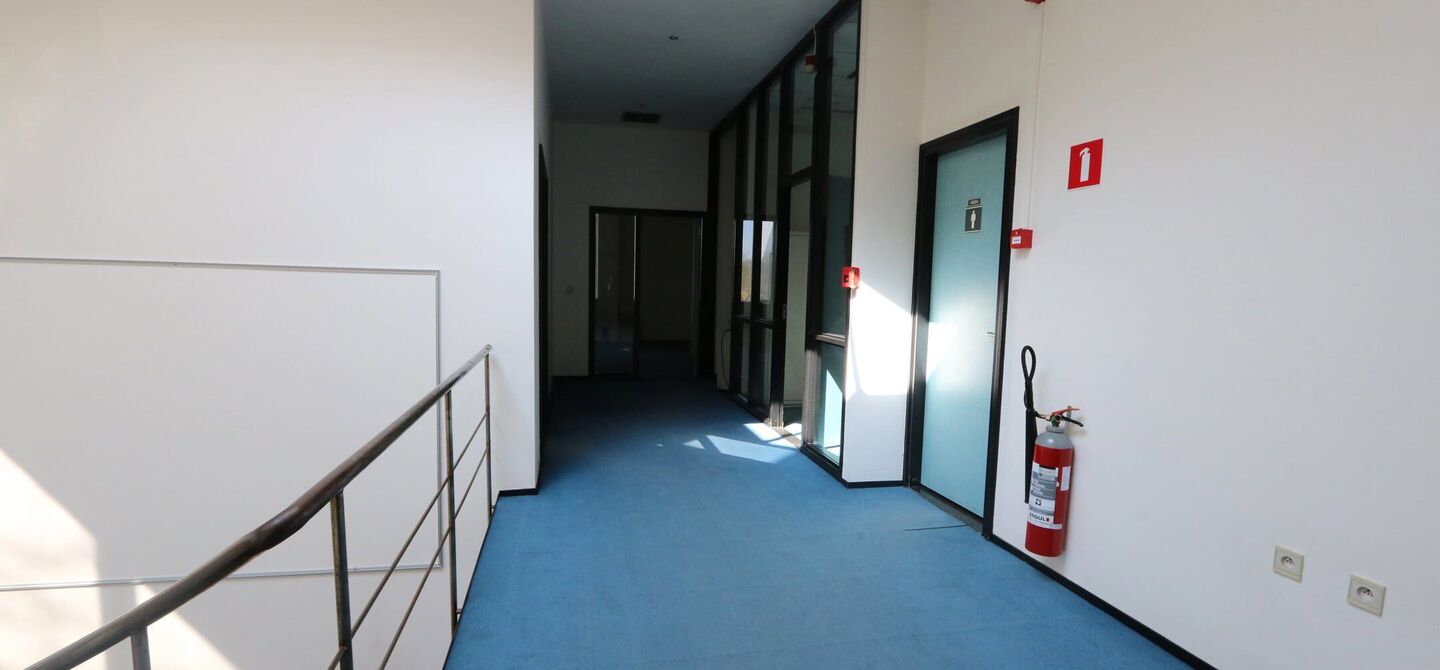 Gebouw voor gemengd gebruik te huur in Maasmechelen