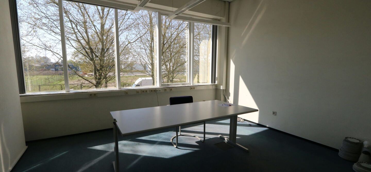 Gebouw voor gemengd gebruik te huur in Maasmechelen