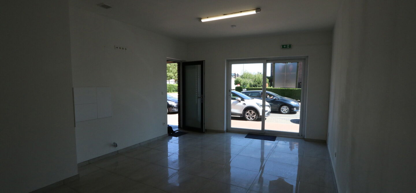Gebouw voor gemengd gebruik te huur in Maasmechelen