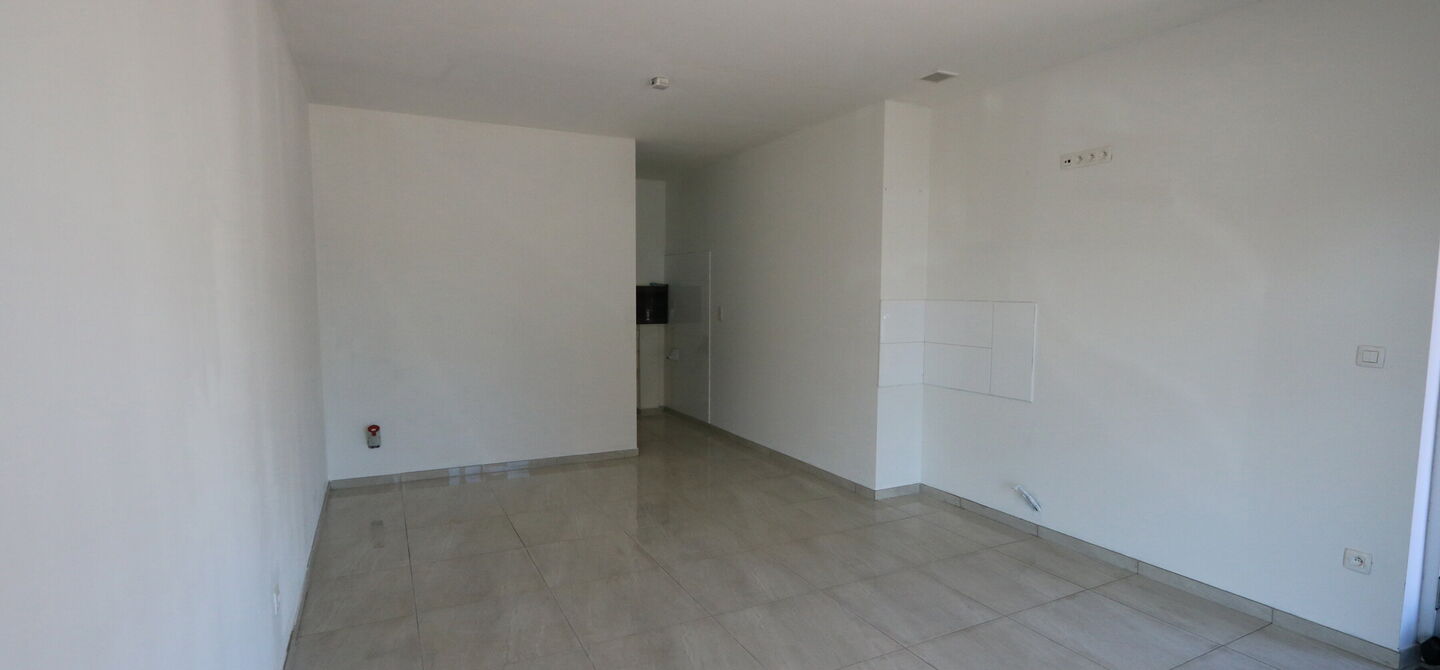 Gebouw voor gemengd gebruik te huur in Maasmechelen