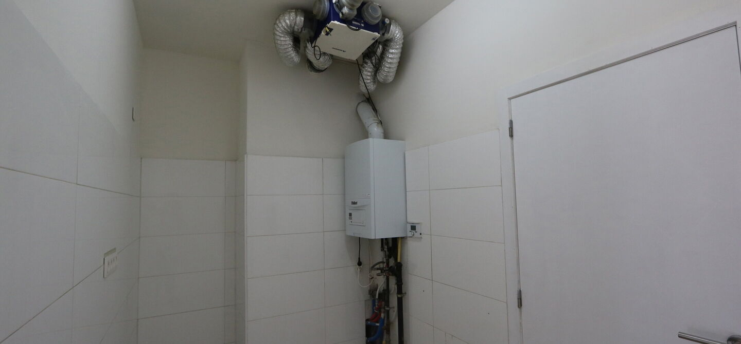 Gebouw voor gemengd gebruik te huur in Maasmechelen