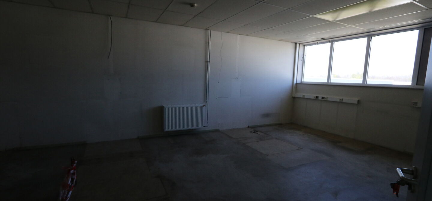Gebouw voor gemengd gebruik te huur in Maasmechelen
