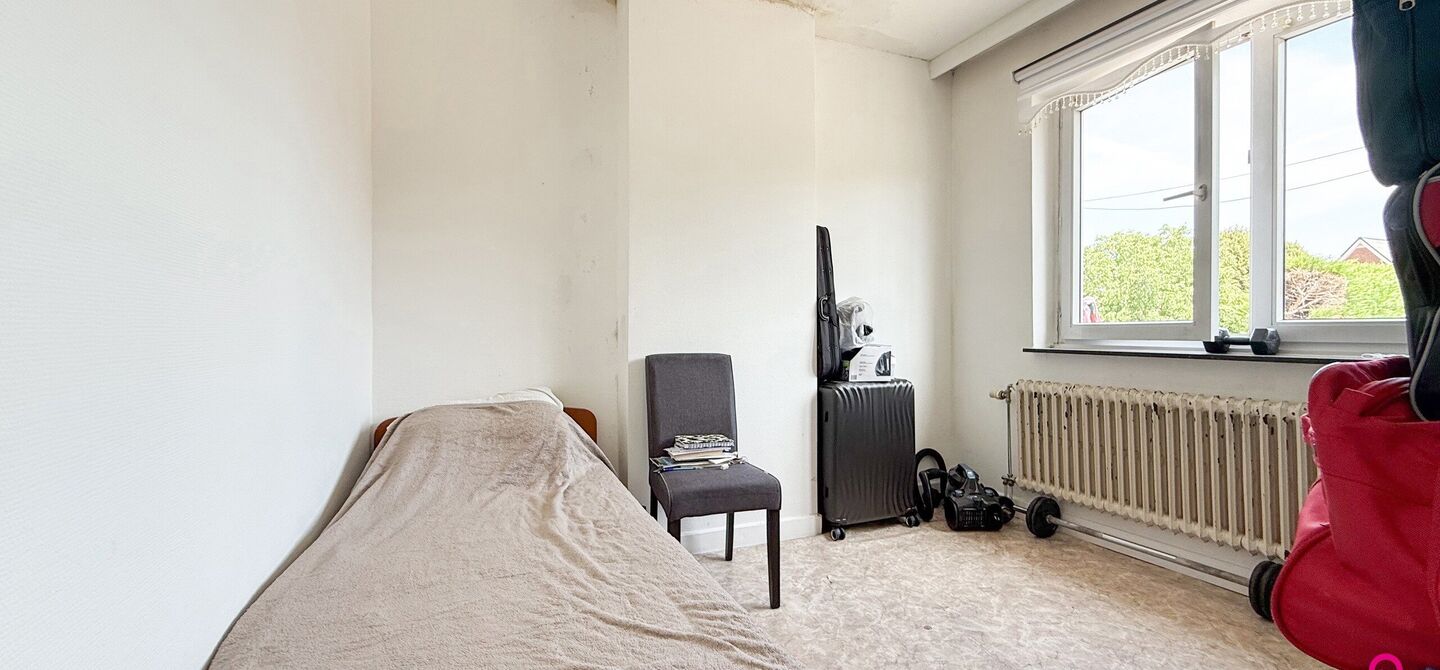 Bij ImmoFusion 7/7 &ldquo;open huis&rdquo;: klik op onze 3D-TOUR.
Ervaar vastgoed alsof je er zelf doorloopt!

Ontdek deze zeldzame opportuniteit in het hart van As: een veelzijdig en instapklaar handelspand m&eacute;t appartement erboven, op een mooi omheind perceel v