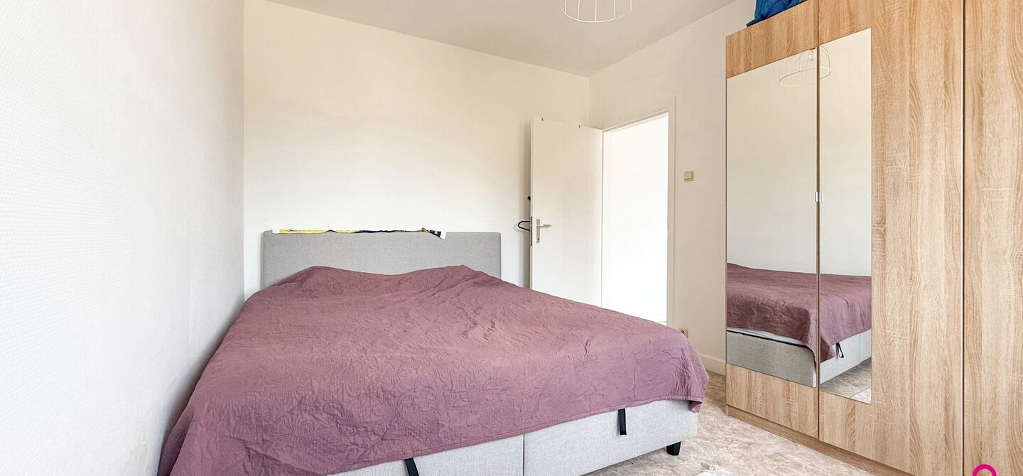 Bij ImmoFusion 7/7 “open huis”: klik op onze 3D-TOUR.
Ervaar vastgoed alsof je er zelf doorloopt!

Ontdek deze zeldzame opportuniteit in het hart van As: een veelzijdig en instapklaar handelspand mét appartement erboven, op een mooi omheind perceel v