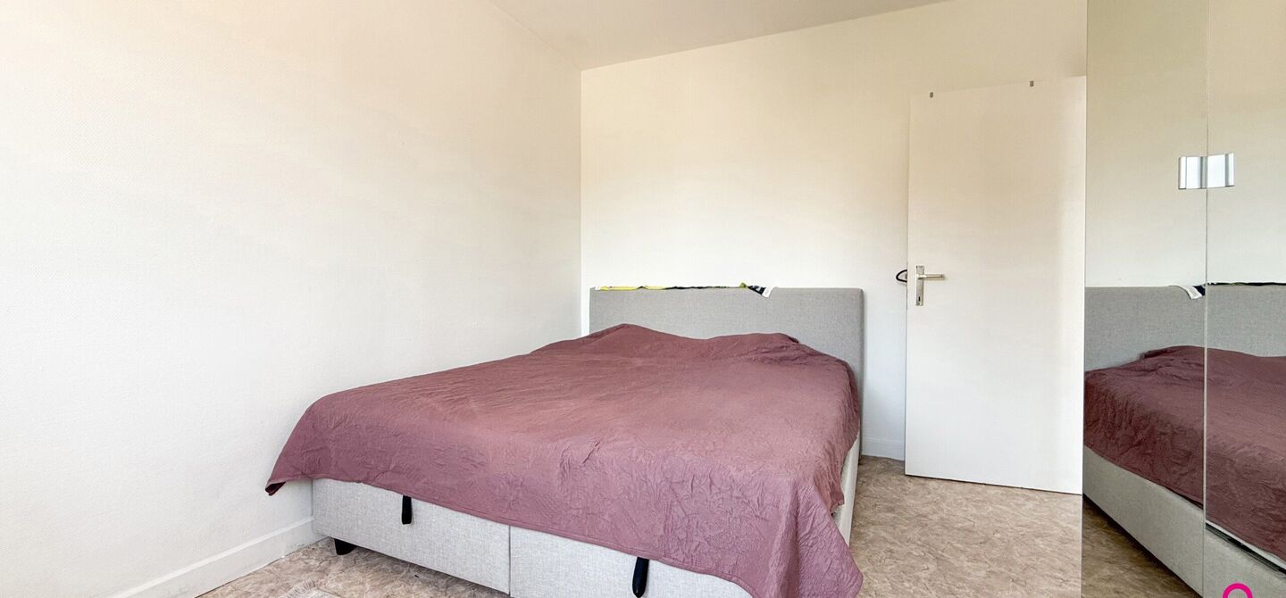 Bij ImmoFusion 7/7 “open huis”: klik op onze 3D-TOUR.
Ervaar vastgoed alsof je er zelf doorloopt!

Ontdek deze zeldzame opportuniteit in het hart van As: een veelzijdig en instapklaar handelspand mét appartement erboven, op een mooi omheind perceel v