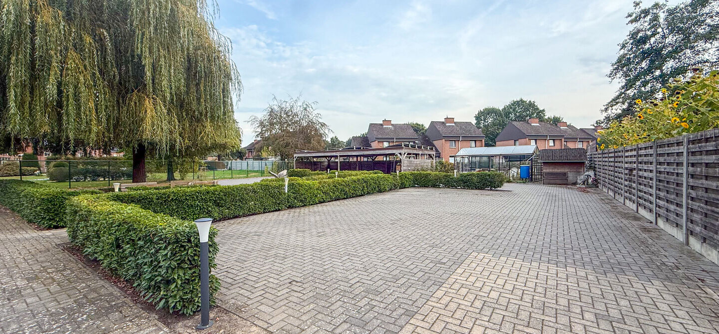 Gebouw voor gemengd gebruik te koop in Beringen Paal